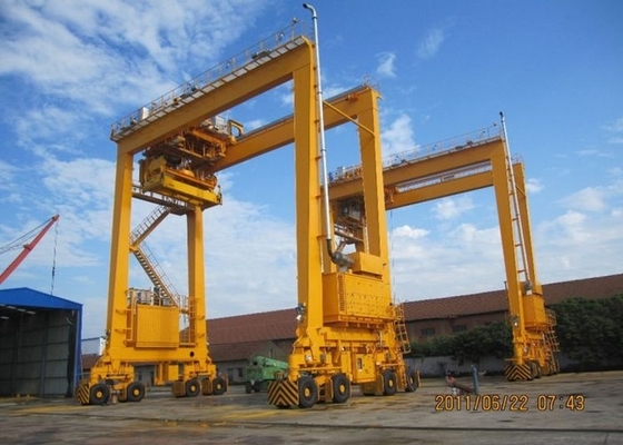 40.5T 50T 65T رافعة مناولة الحاويات 380V-660V رافعة السكك الحديدية العملاقة